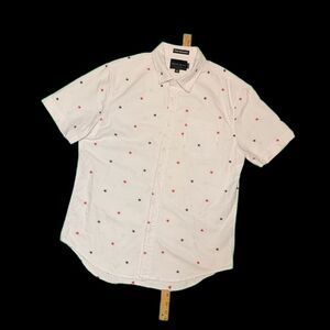 Sean John Men’s Short Sleeve Shirt Button Collar, embroidered, button Front MED